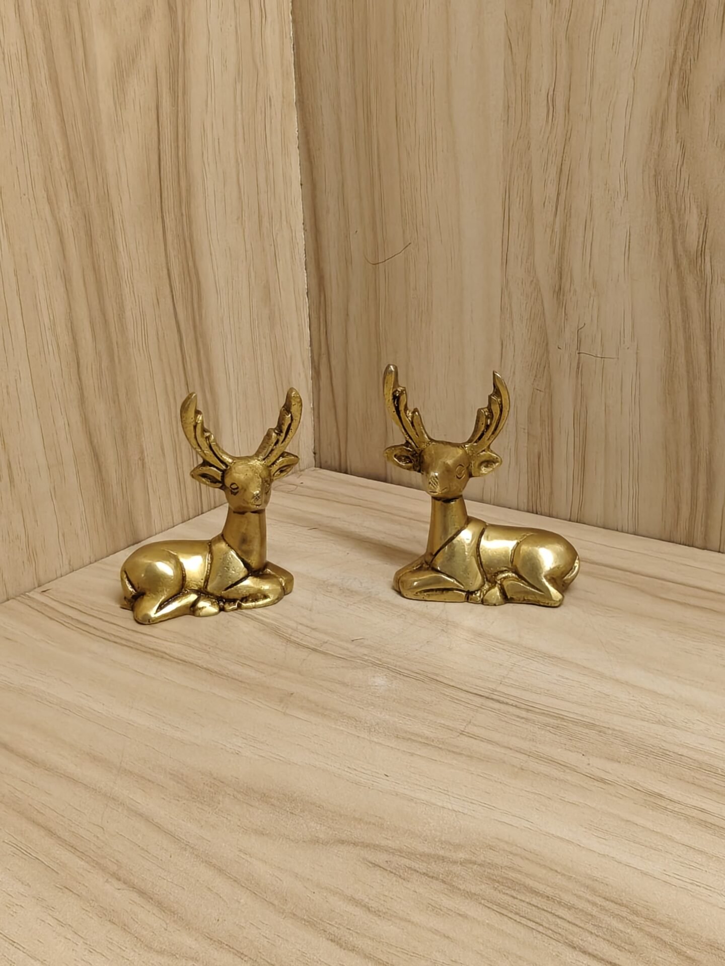 Deer W-280grams H-2.5in L-2.5in B-1.9in Miniature Brass Deer Statue - Image 1