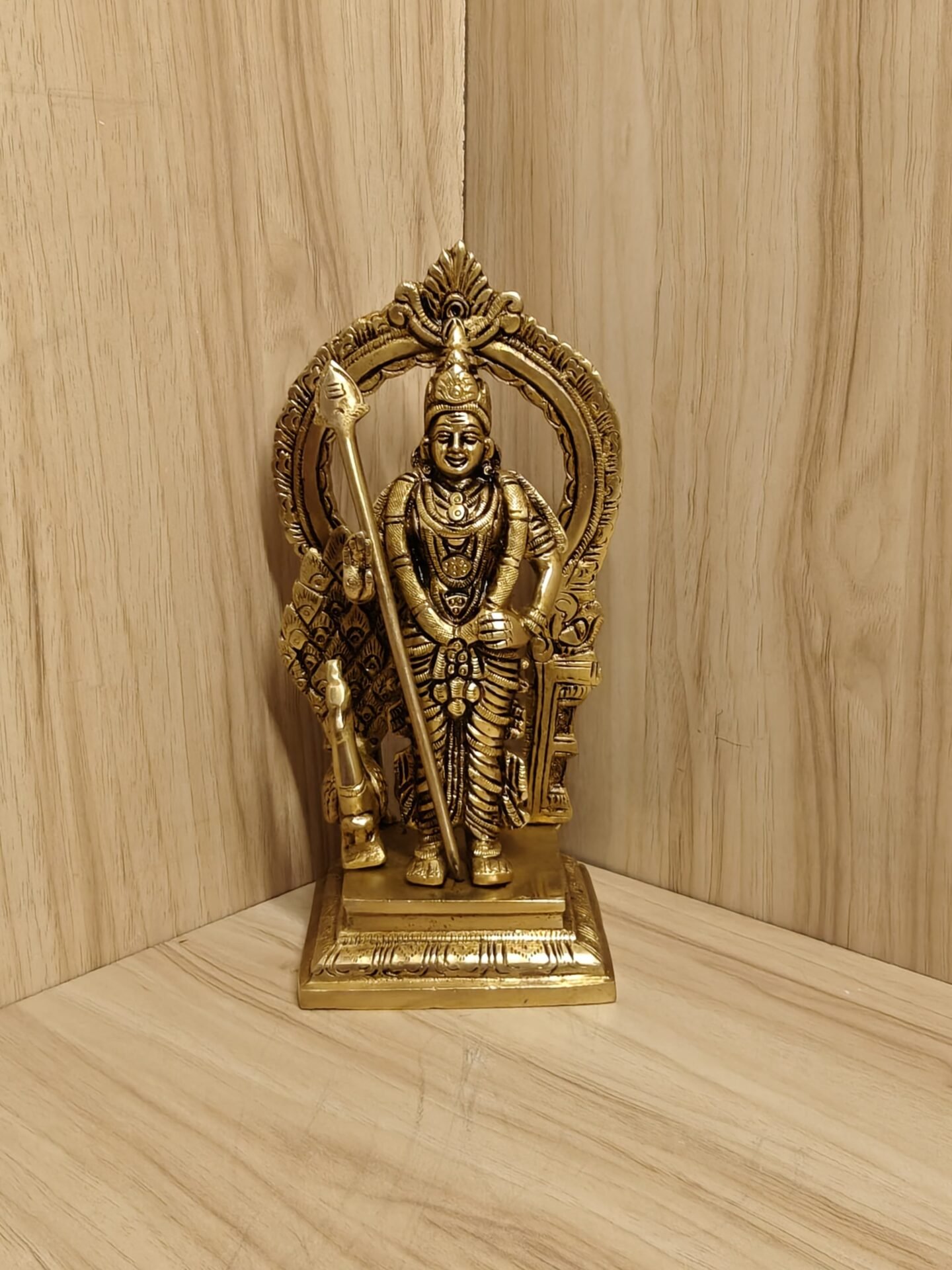 M W-1.700kgs H-8.5in L-4.2in B-3.7in Brass Thiruvachi Murugan Statue 8.5 Inch - Image 1