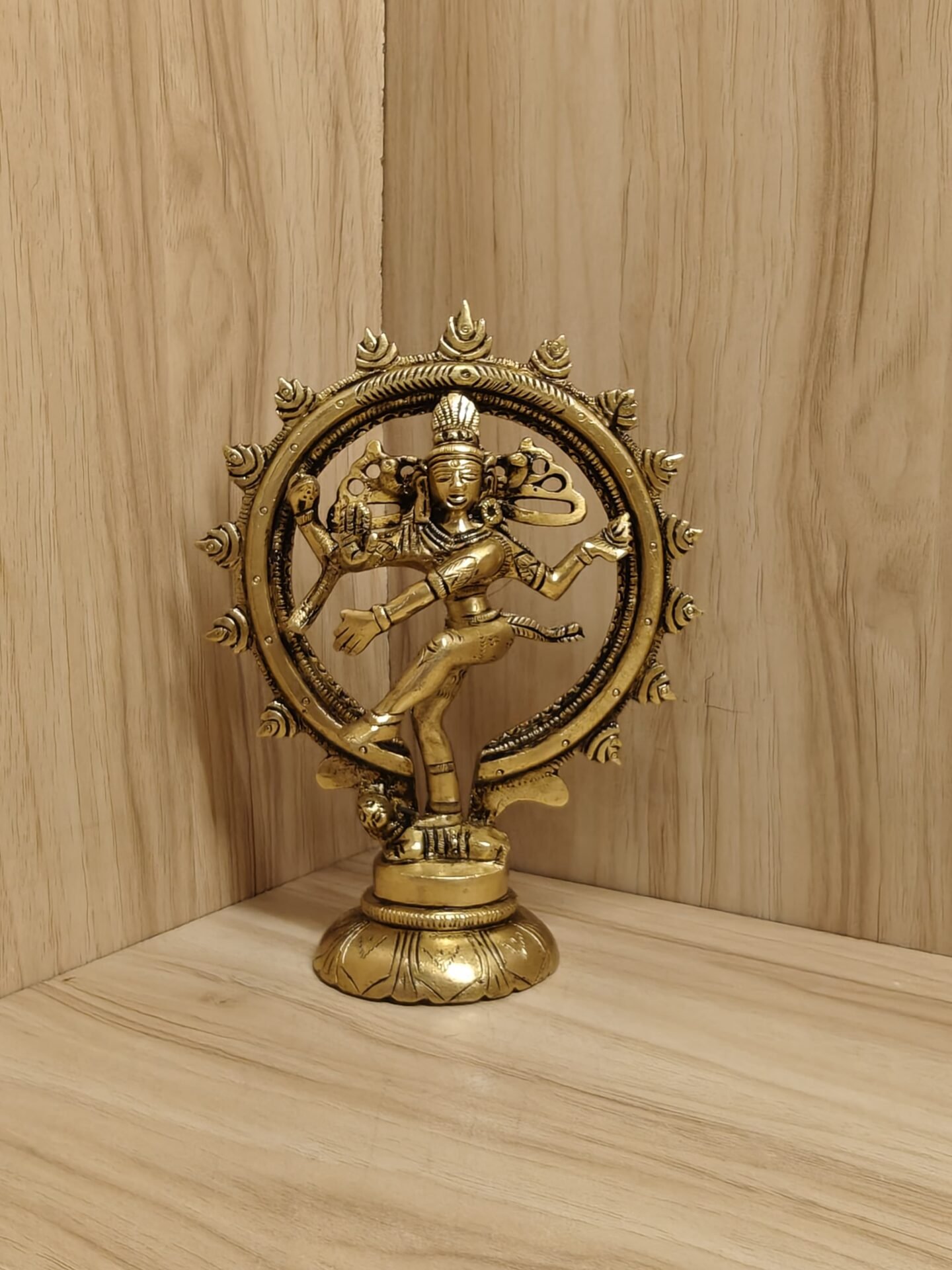 N W-590g W-6.5in L-5.5in B-2.5in Premium Brass Nataraja Statue 4 Inch - Image 1