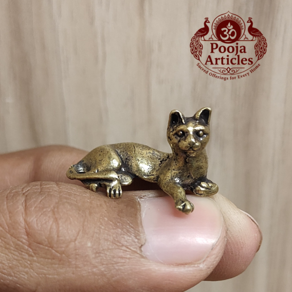 Miniature Brass Cat Figurine 0.5 Inch