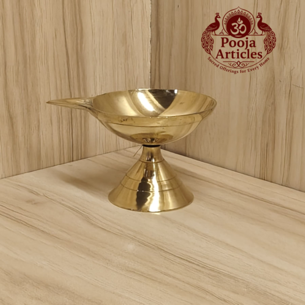 Brass Paan Deep – Handcrafted Traditional Oil Lamp for Pooja, Aarti & Diwali