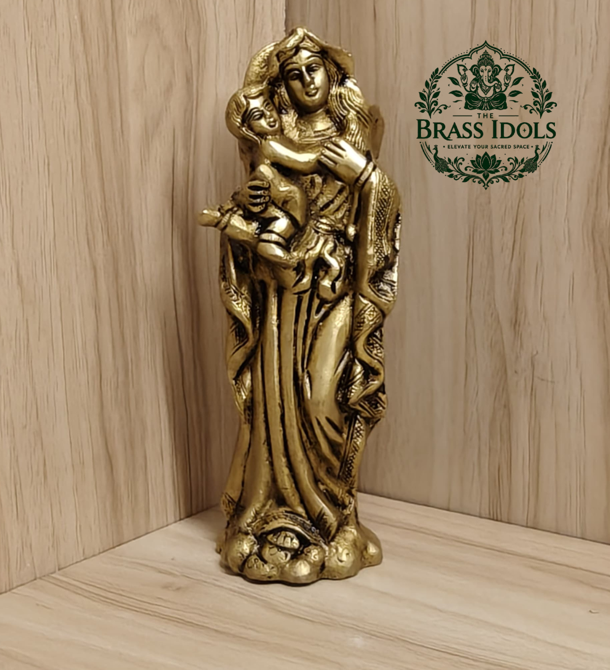 Brass Mother Mary with Baby Jesus Statue 7 Inch Brass Mother Mary with Baby Jesus Statue 7 Inch