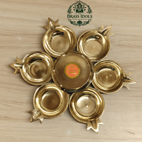 Brass Plain Aarumuga Agal Vilakku 8.5 Inch