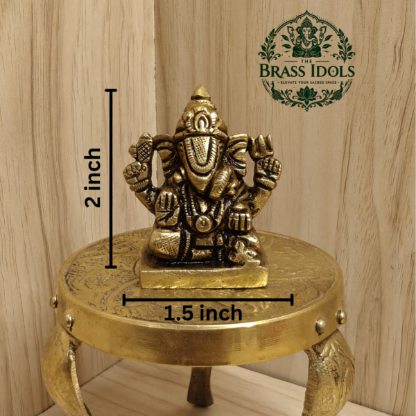 Brass Dagdusheth Ganesha Idol 2 Inch