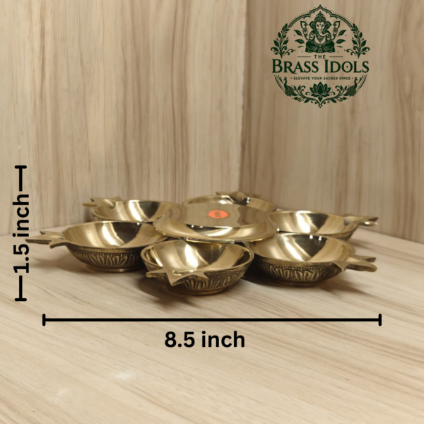 Brass Plain Aarumuga Agal Vilakku 8.5 Inch
